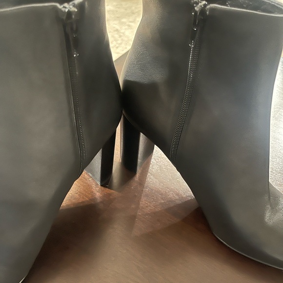 Jeffrey Campbell Black Bootie Size 11 New without box - Picture 8 of 10